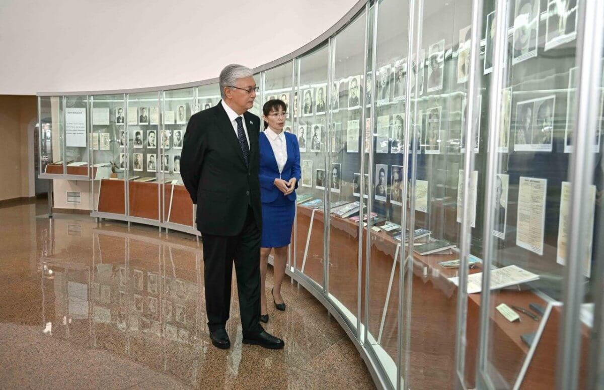 Президент РК посетил музей "АЛЖИР"
