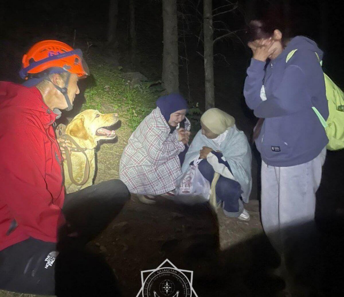 Три девушки заблудились в горах близ Алматы