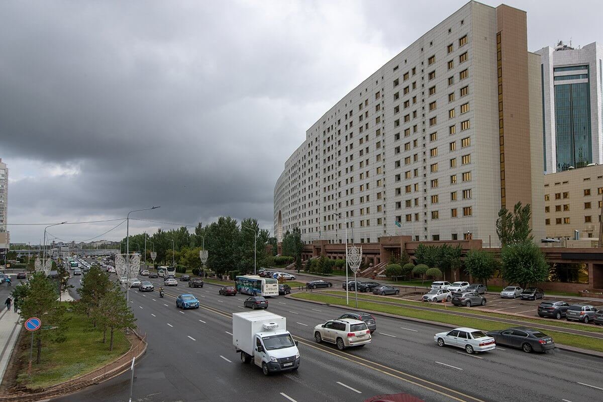 “Жара невыносимая”: на отсутствие кондиционеров жалуются астанчане