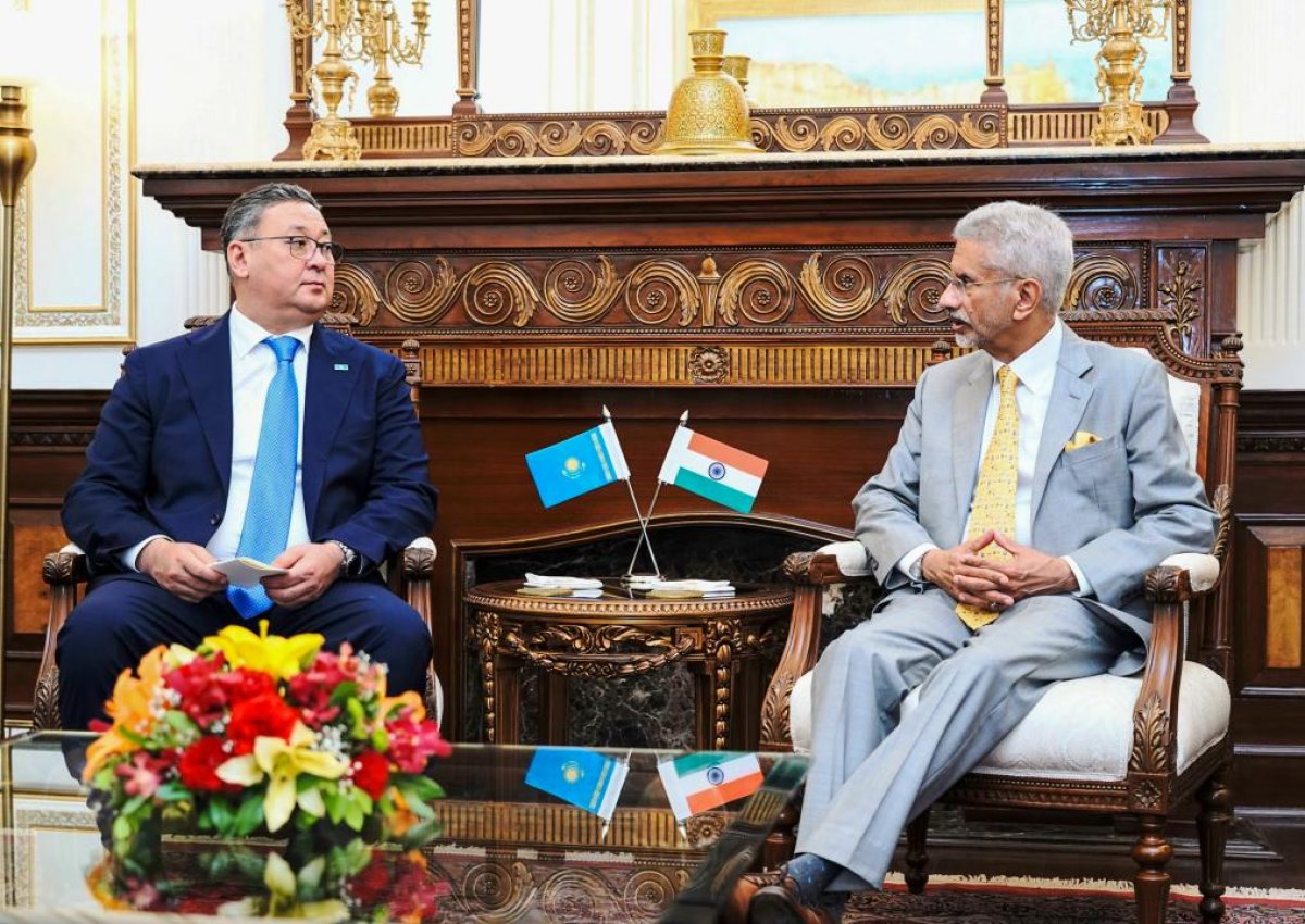 Глава МИД совершил официальный визит в Индию