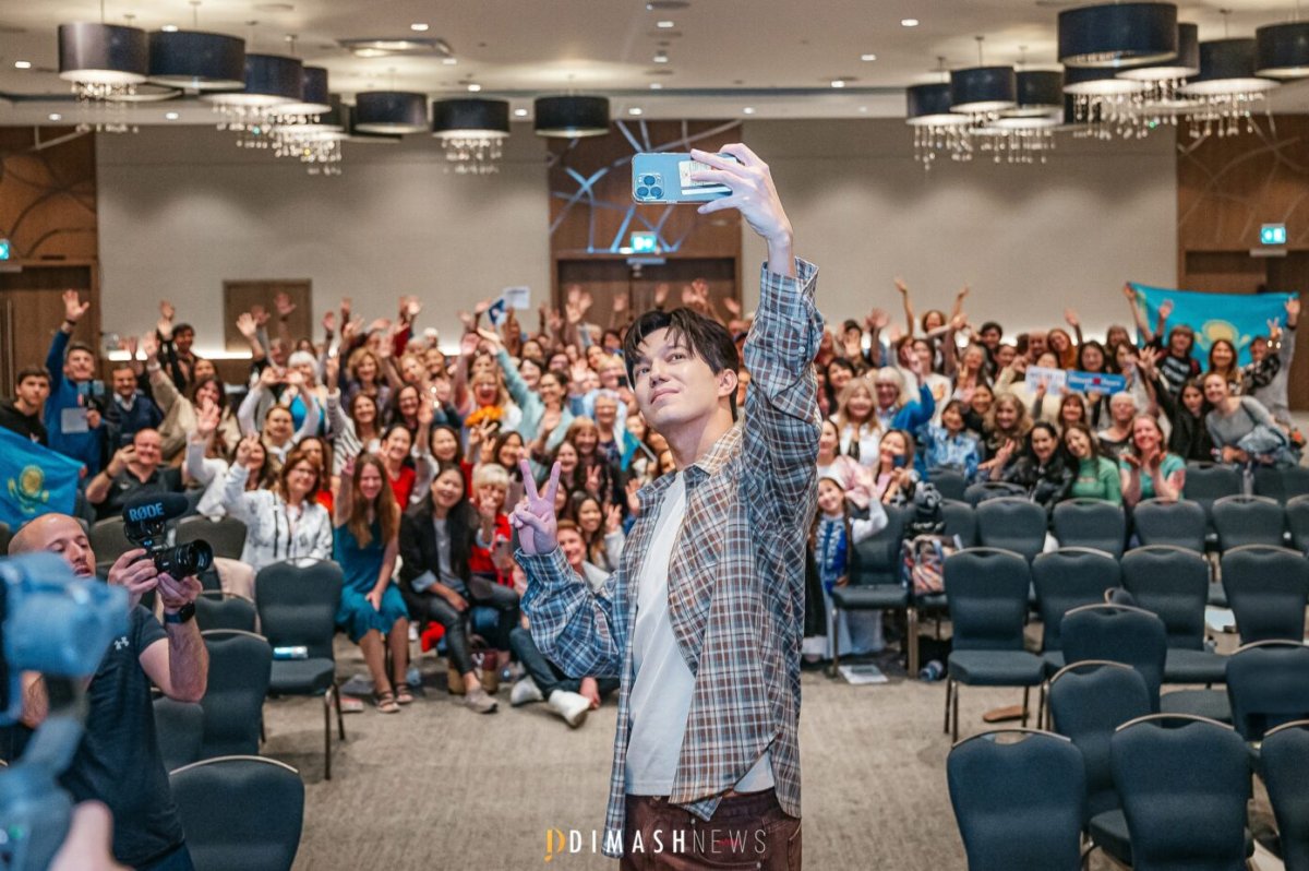 Димаш Кудайберген рассказал, будет ли выпускать англоязычный альбом