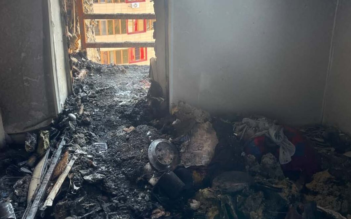 Жители ЖК “7 бочек” просят помощи после масштабного пожара в Астане