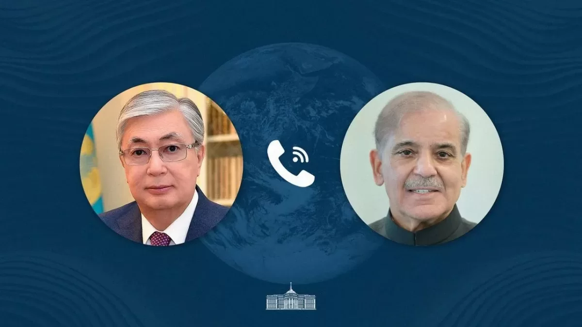 Токаев поздравил премьера Пакистана с Курбан айт