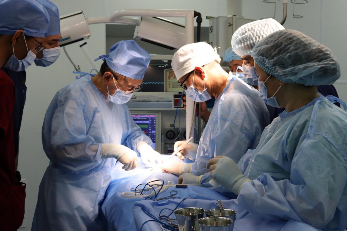 Новорожденного спасли от редчайшей патологии в Алматы