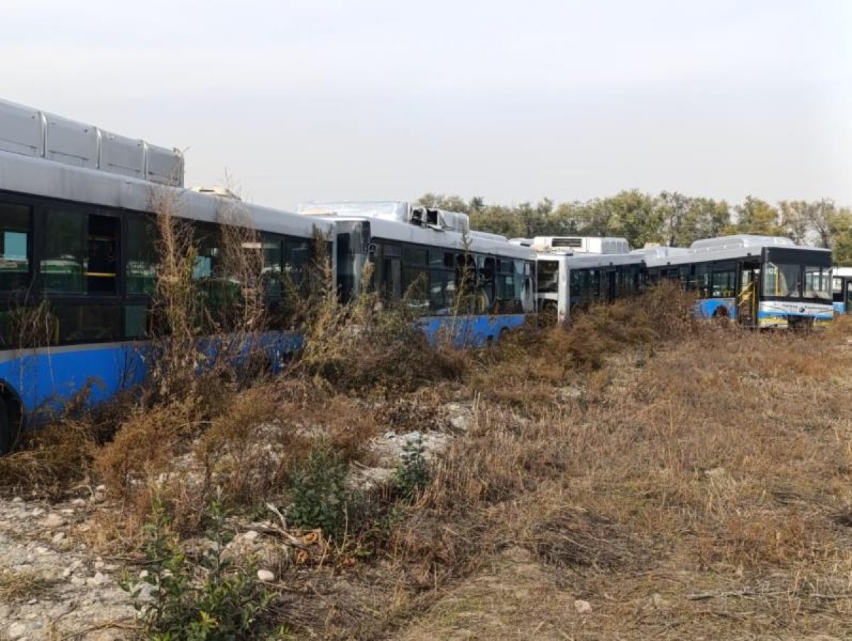 573 автобуса продали на аукционе на металлолом в Алматы