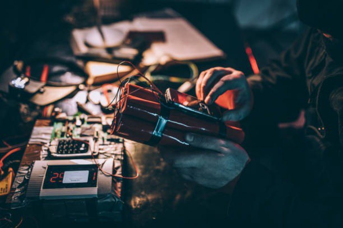 Алматинец “пошутил” о бомбе в аэропорту и был наказан