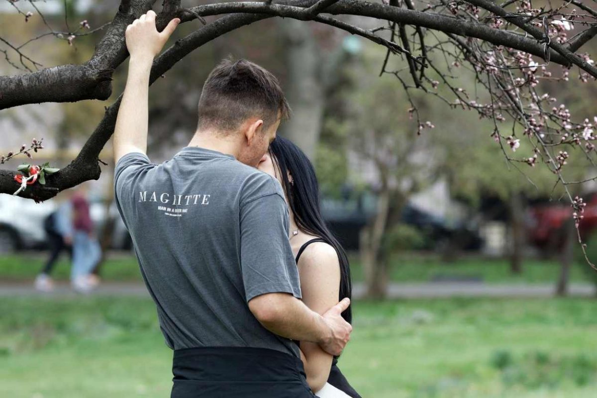 Поцеловал в губы: мужчина приставал к незнакомке на улице в Ташкенте