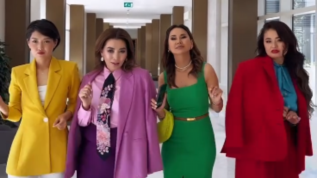 Динара Сатжан с коллегами восхитили казахстанцев позитивным танцем