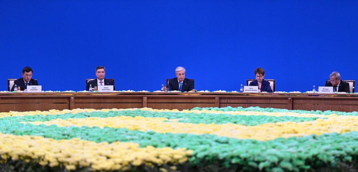 Развивать цифровую и ИИ-инфраструктуру пригласил иностранных инвесторов Токаев