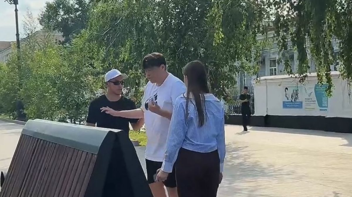 Насилие и равнодушие: актеры устроили проверку жителям Семея (ВИДЕО)