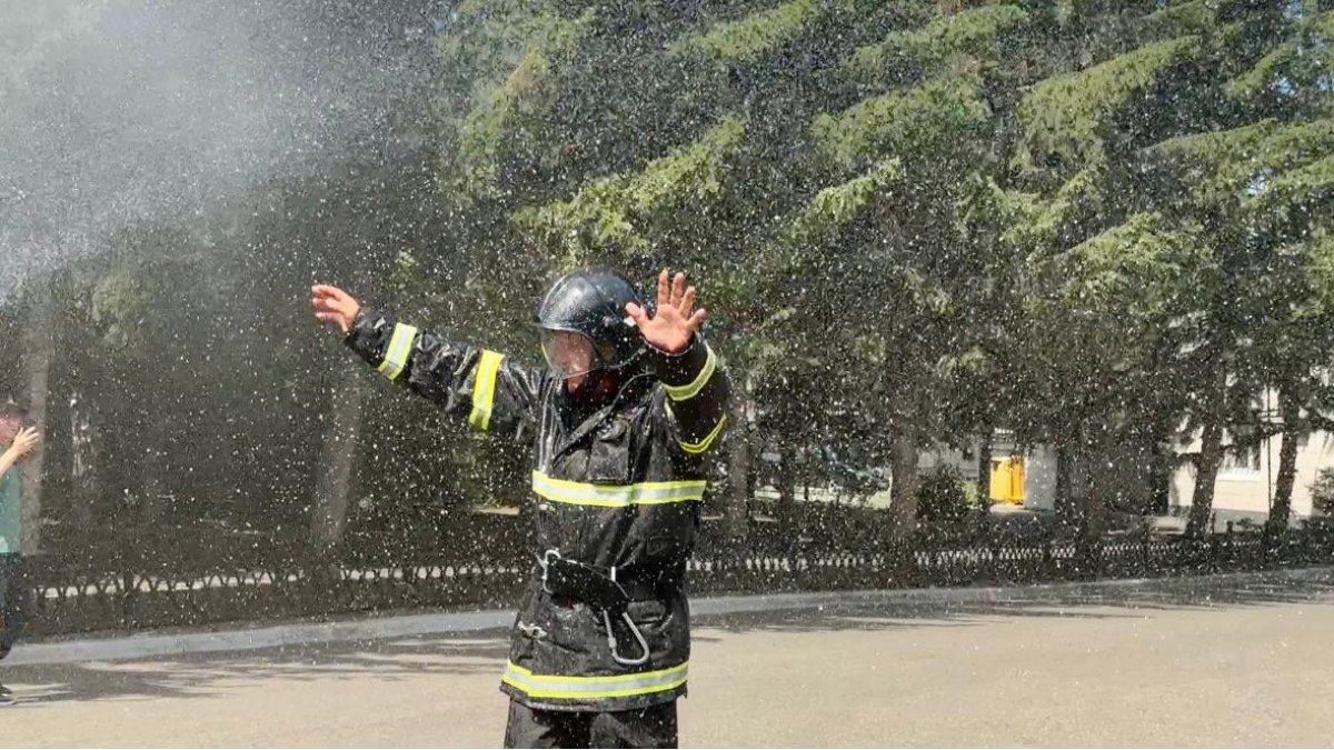 30 лет в борьбе с огнем: пожарного проводили на пенсию в ВКО