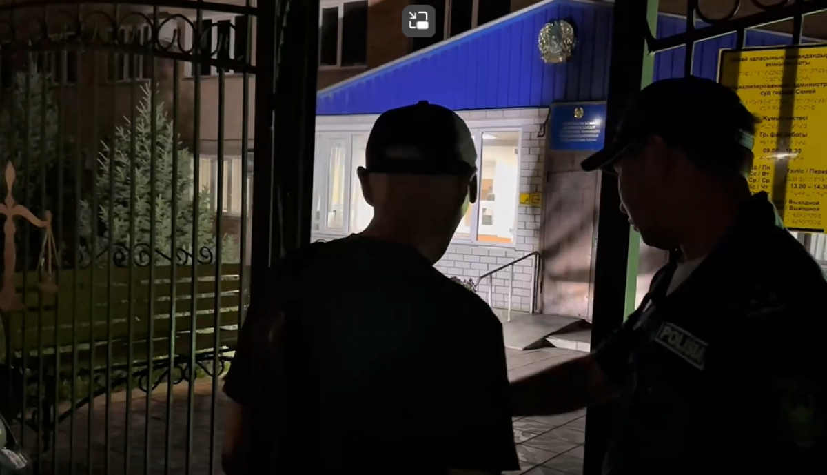 Пассажир избил водителя автобуса в Семее: суд вынес решение