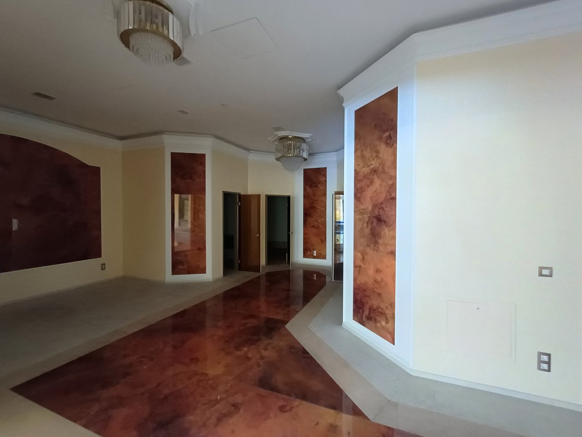 Роскошный особняк коррупционера в Алматы превратят в детский лагерь