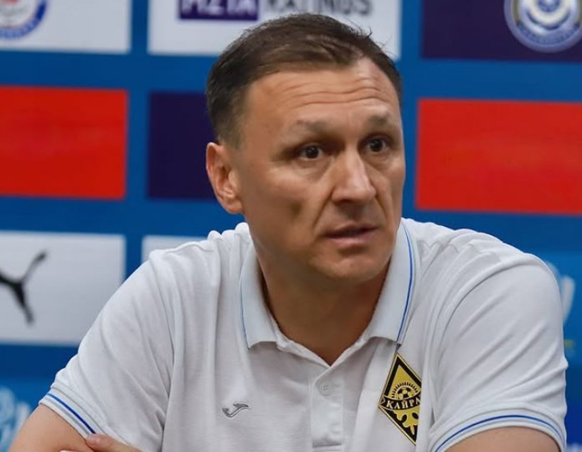 Главному тренеру ФК "Кайрат" назначен испытательный срок