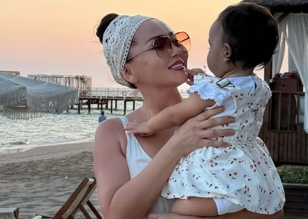 “Носите крест?”: кулон Баян Алагузовой смутил подписчиков