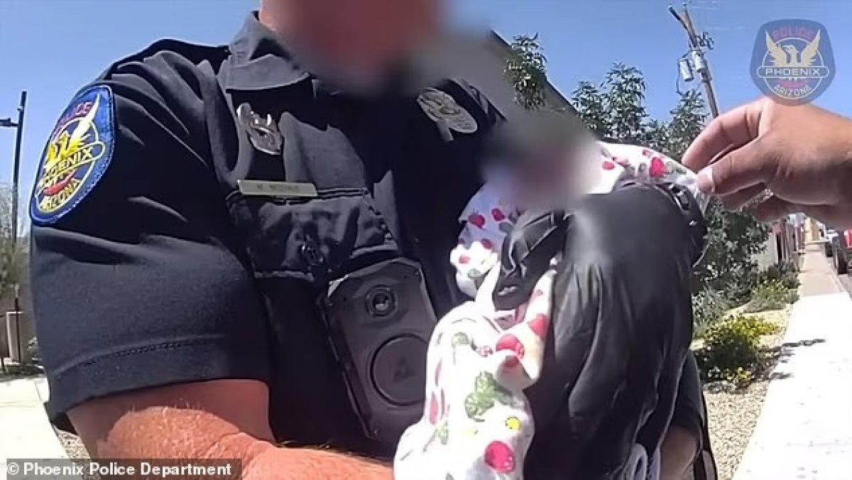 Настоящее чудо: истощенного младенца нашли рядом с телом погибшей матери