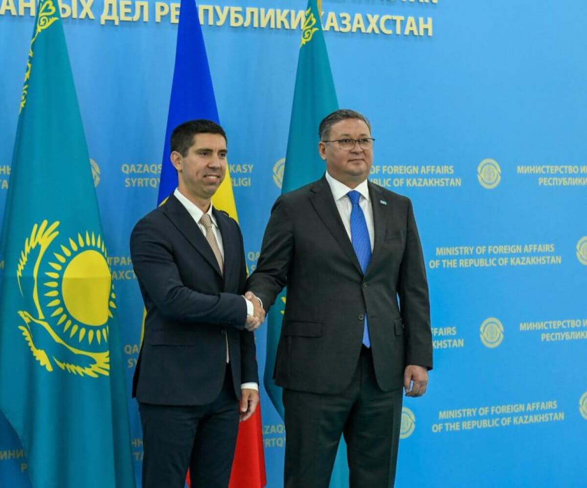Глава МИД Молдовы впервые приехал в Астану с официальным визитом