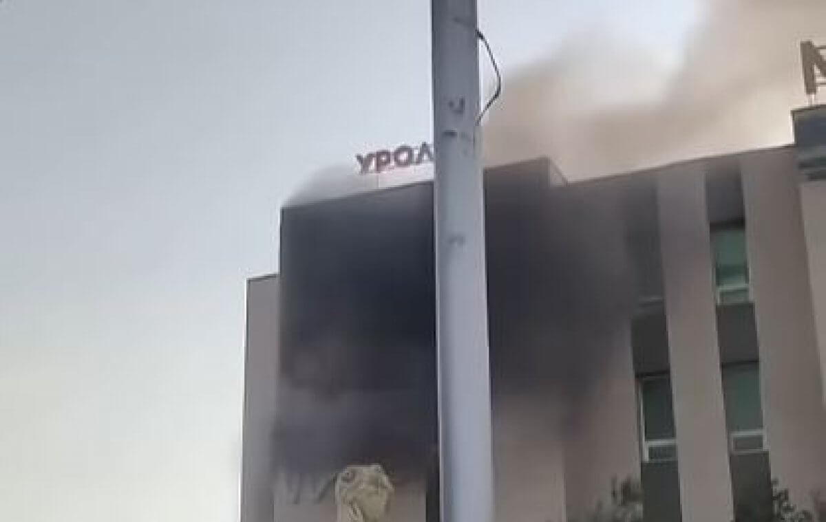 Медцентр загорелся в Актау (ВИДЕО)