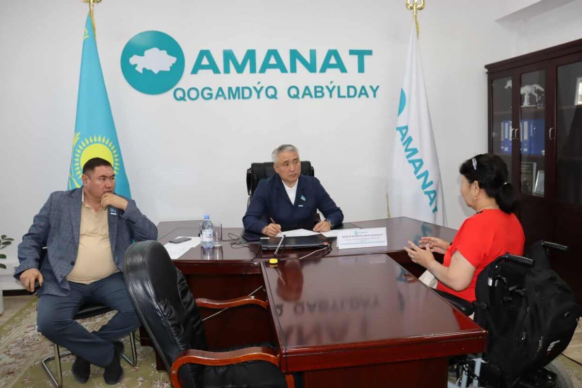 Депутат партии AMANAT провел прием граждан в области Жетысу