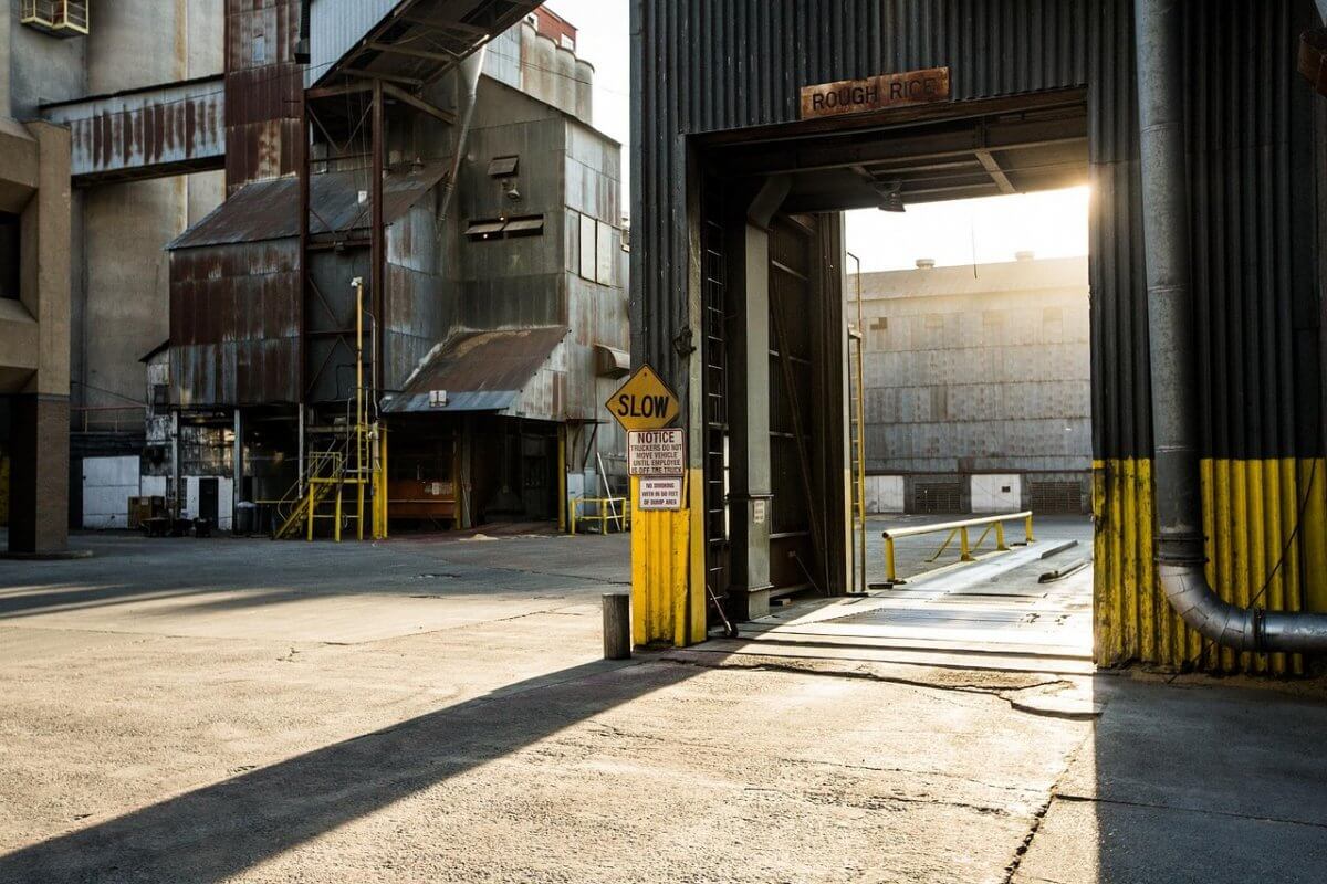 Взрыв в локомотивном депо: двое рабочих погибли в Актюбинской области