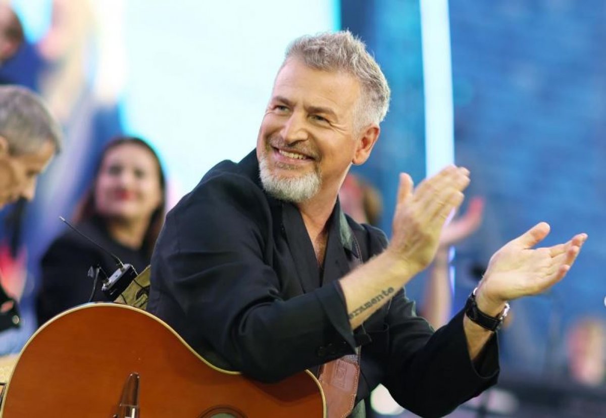 Леонид Агутин устроил концерт на борту самолета (ВИДЕО)