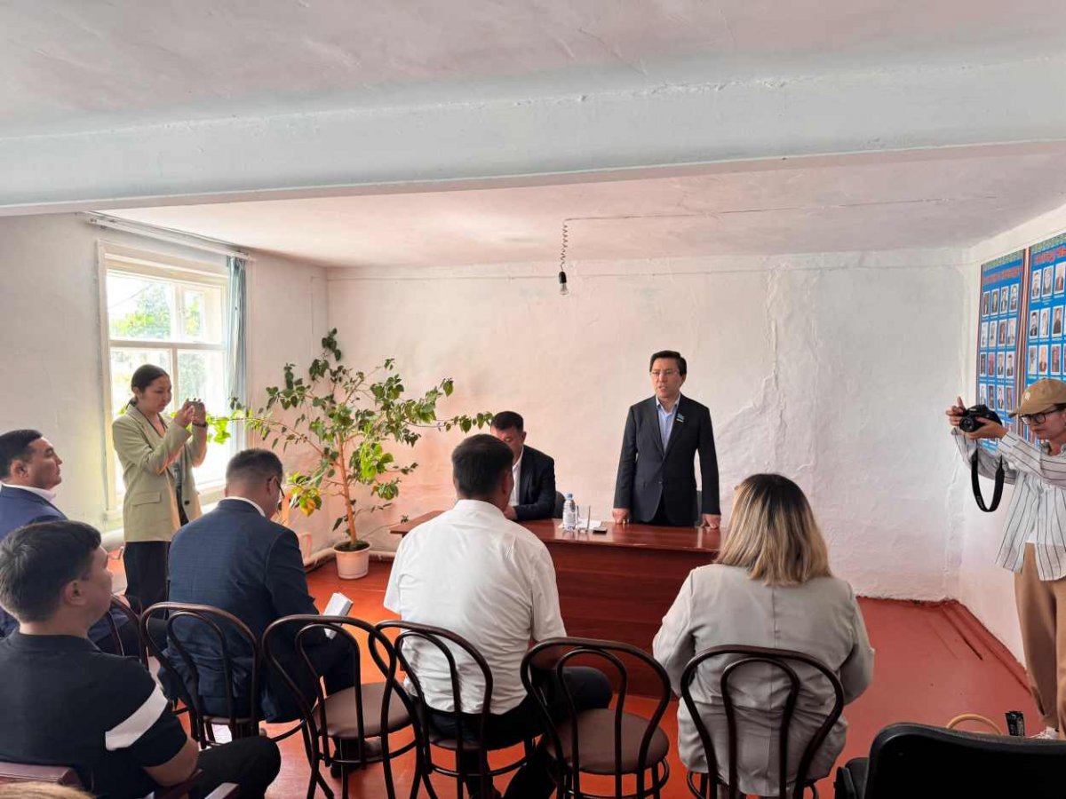 Депутат партии AMANAT выслушал проблемы сельчан области Абай