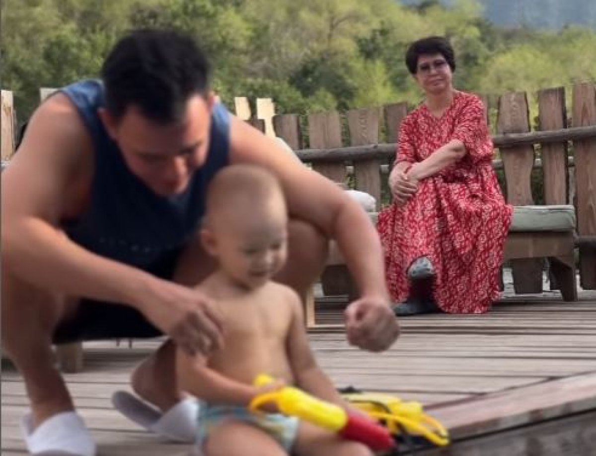 От сцены к шашлыкам: как отдыхает звездная семья Розы Рымбаевой (ВИДЕО)