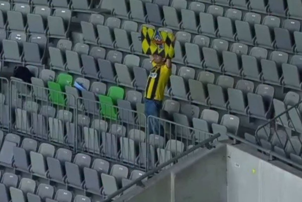 Кайрат Боранбаев показал преданного фаната ФК "Кайрат"