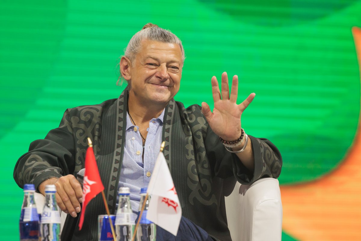 “Я сам чувствую себя номадом”: звезда “Властелина колец” встретился с поклонниками в Астане