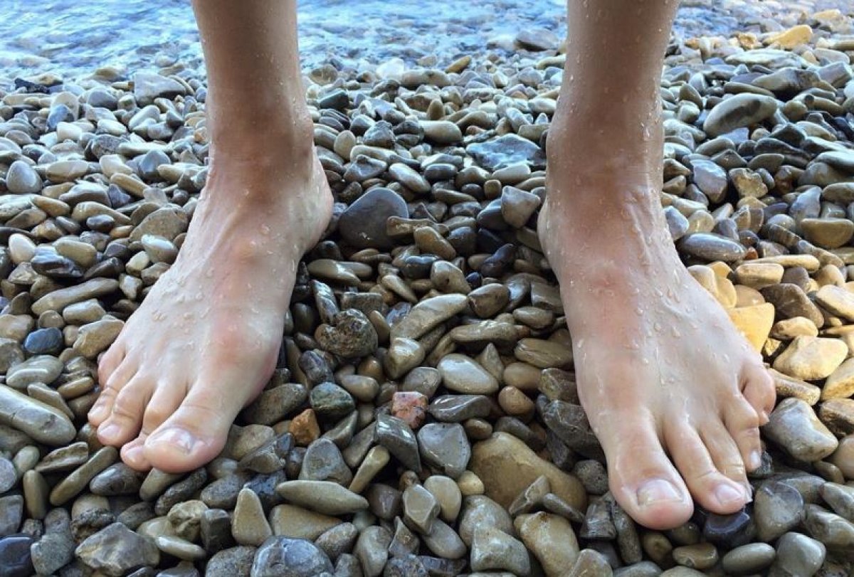 Винт неуправляемой лодки в Балхаше порезал ногу мужчине (ВИДЕО)