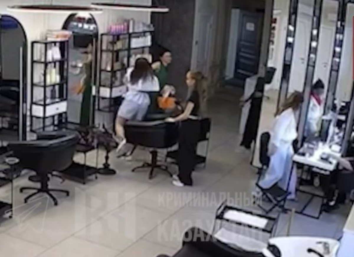 Девушки подрались в салоне красоты в Павлодаре (ВИДЕО)