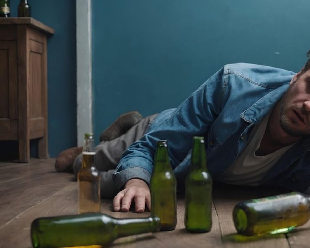 Семейная пара нашла миллионы соседки в мусорке и ушла в запой