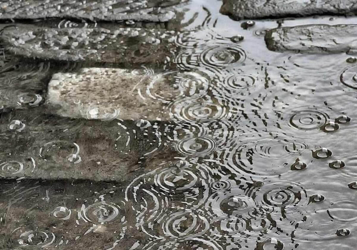 Дожди с грозами обрушатся на Астану и Алматы