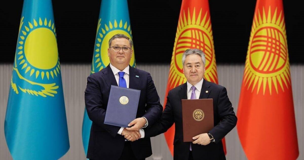 Главы МИД РК и КР провели переговоры в Чолпон-Ате