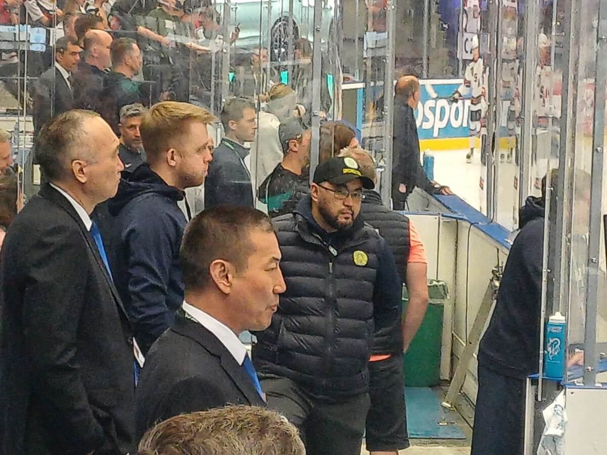 "Барыс" может отдать 165 млн тенге тренеру, чтобы он уволился