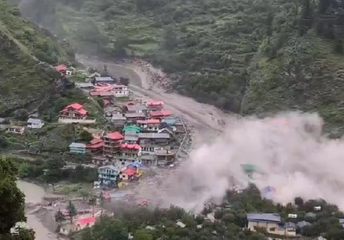 Более 50 человек пропали без вести в Индии (ВИДЕО)