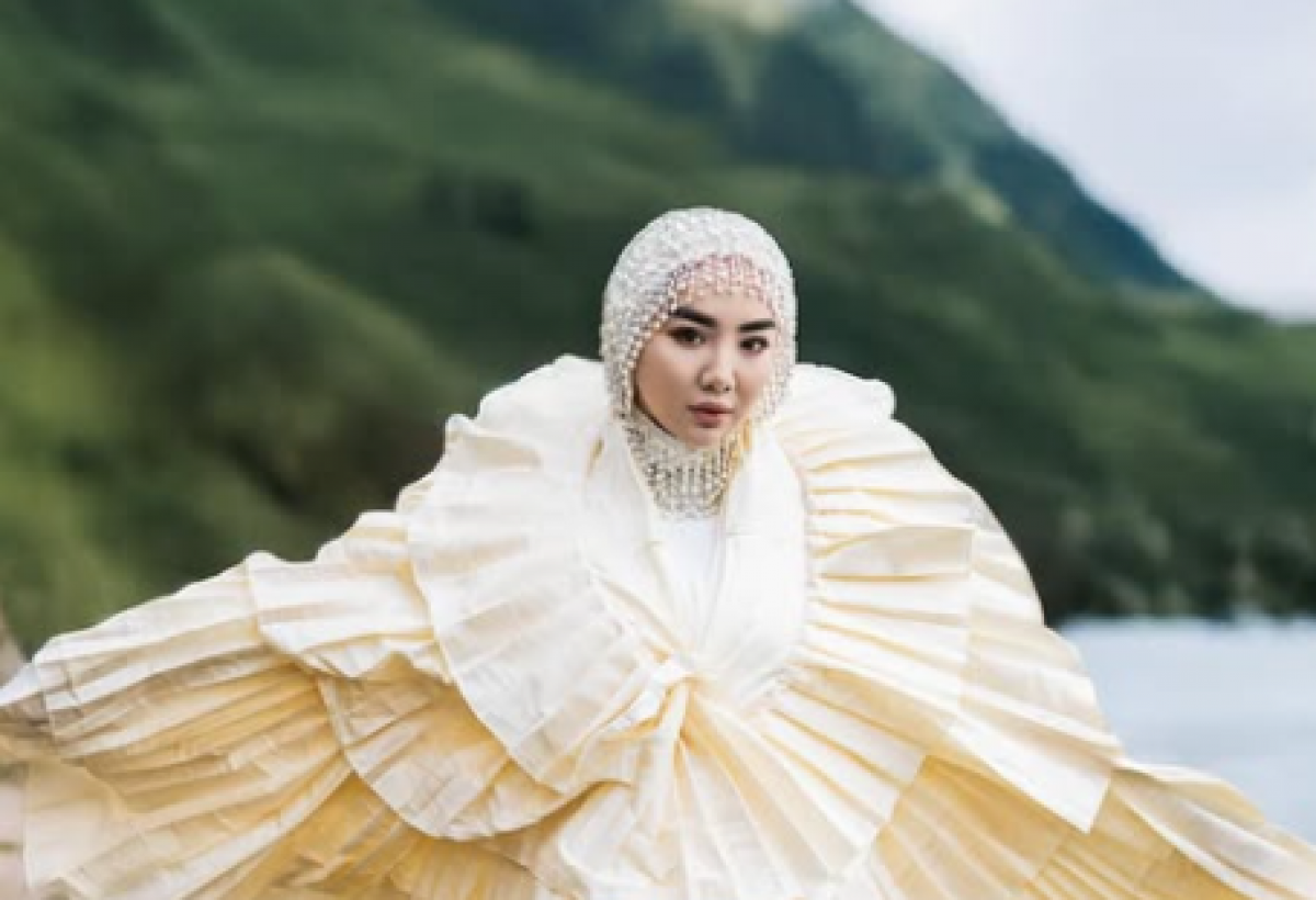 Младшая сестра Торегали Тореали выпускает свою первую авторскую книгу