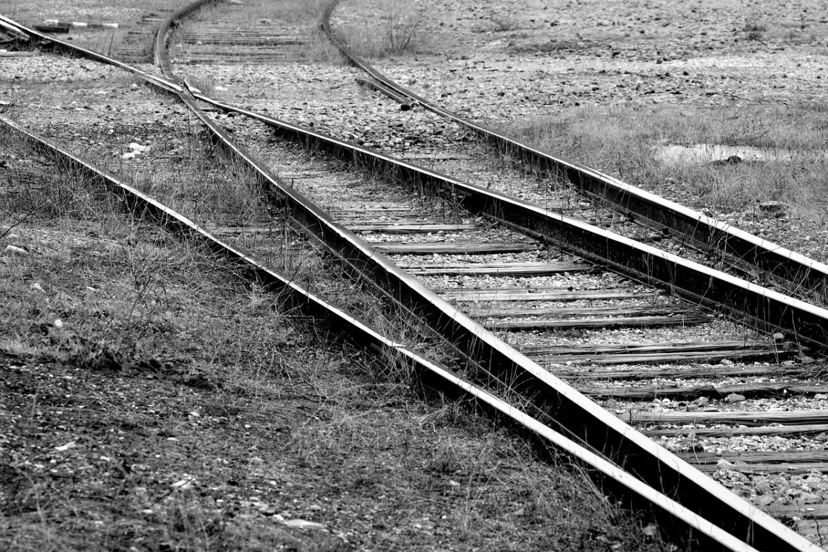 Человек попал под поезд на участке Карабулак – Тентек