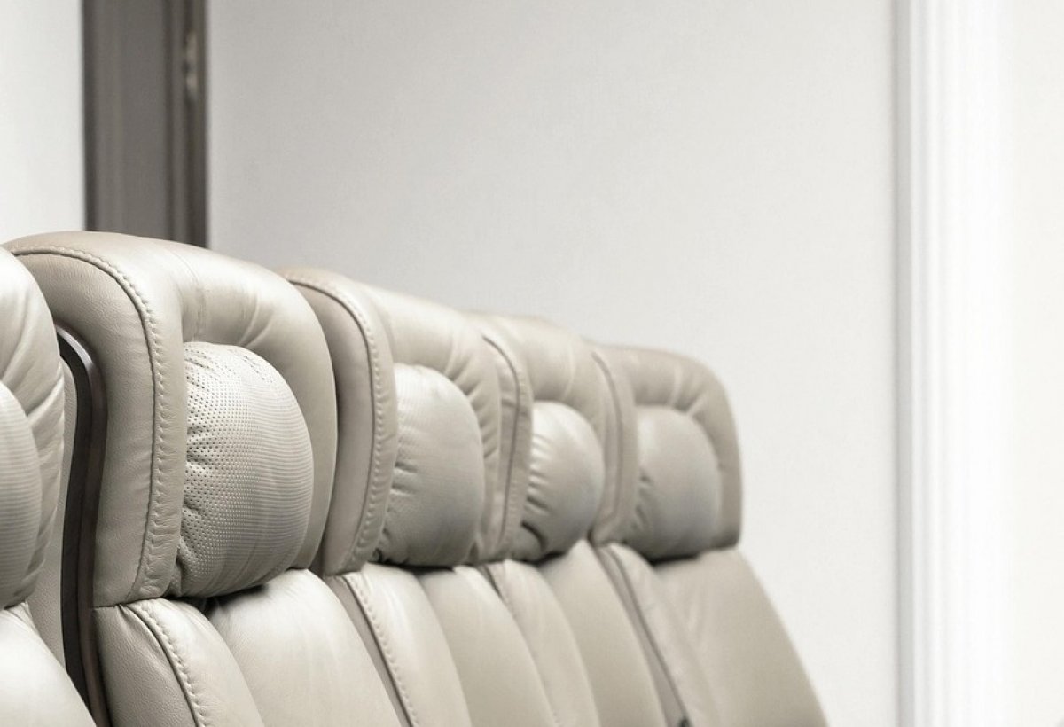 Массажные кресла на вокзале Астана-1 удивили пользователей сети