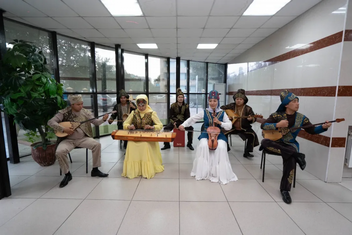 180-летие Абая: 80 айтыскеров из четырех стран соревновались в Семее