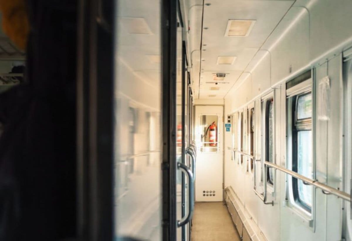 В поезде Актобе – Мангистау верхняя полка чуть не придавила ребенка