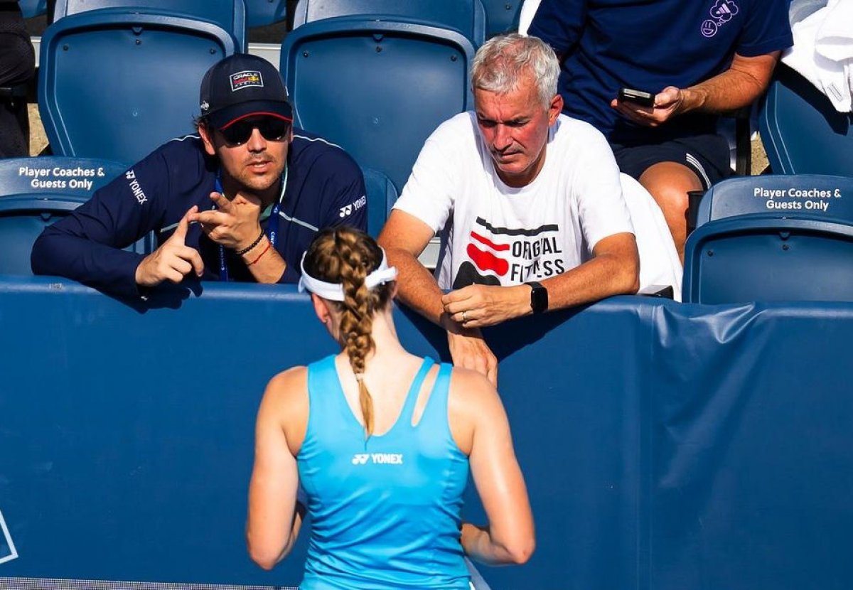 Бывший тренер Рыбакиной снова стал частью ее команды