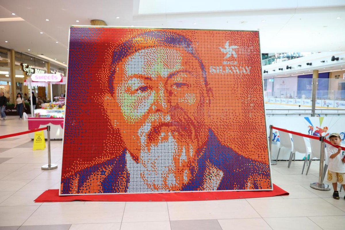 Портрет Абая высотой три метра создали в Астане из кубиков Рубика