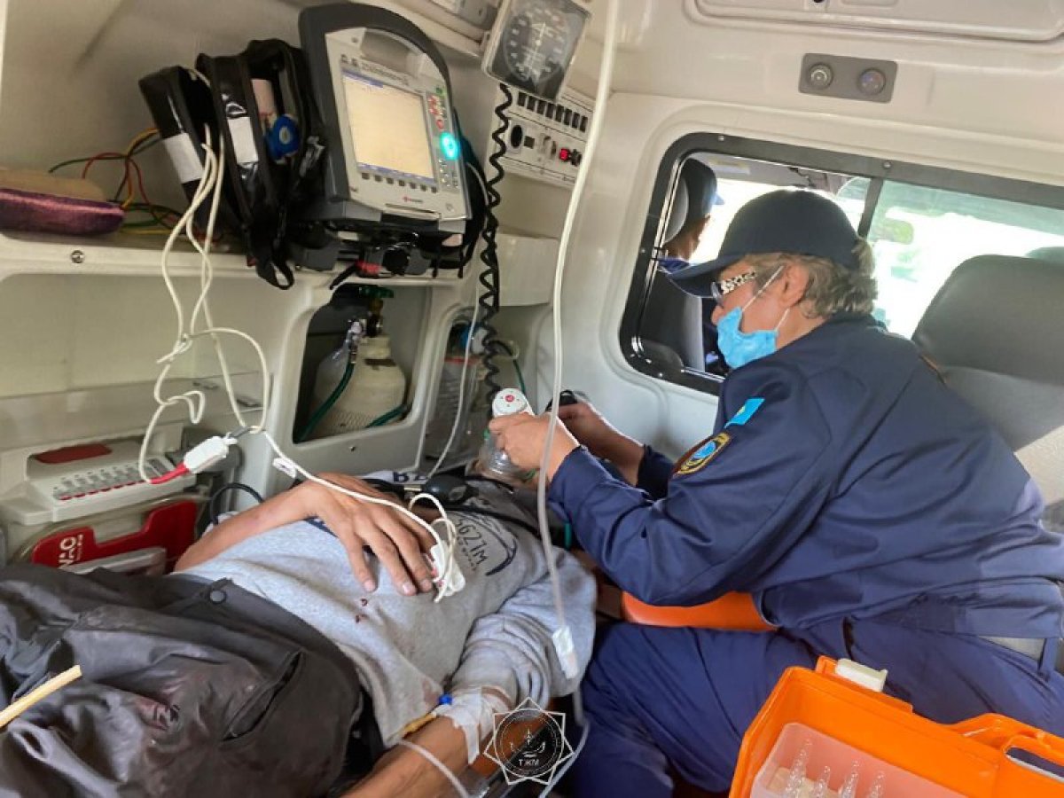 Камень придавил ногу туристу из России в Алматинской области