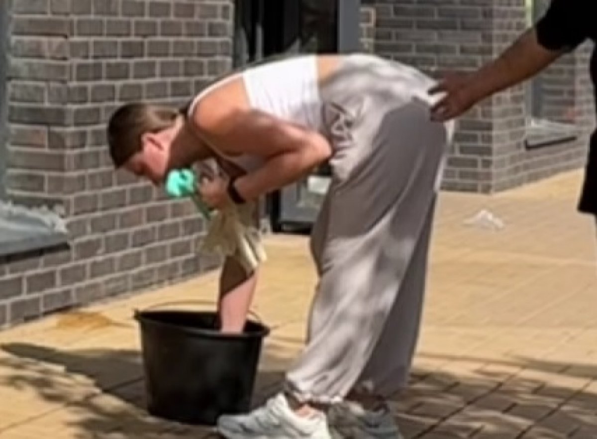 Прохожий погладил по пятой точке девушку в Астане: полиция рассказала о его судьбе