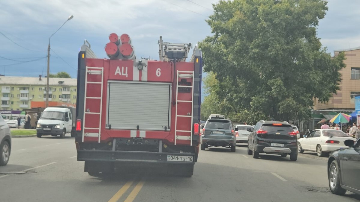 Водитель не пропустил пожарную машину в ВКО: его ждал подвох