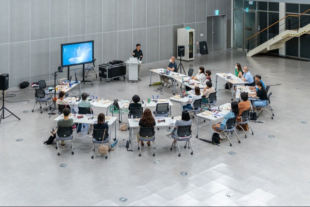 Сеть кофеен начала бороться с работающими в ее заведениях удаленщиками в Корее