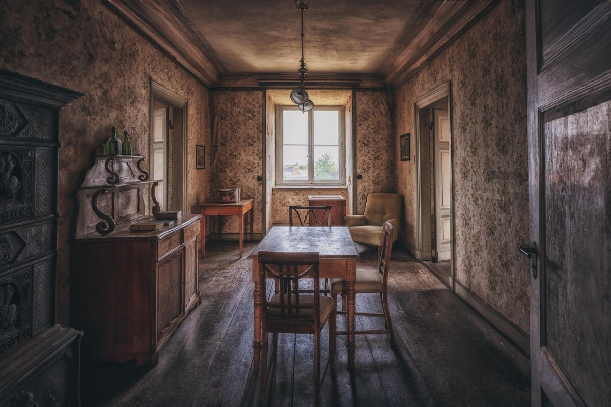 Топила соседей годами: суд остановил коммунальный кошмар в Костанайской области