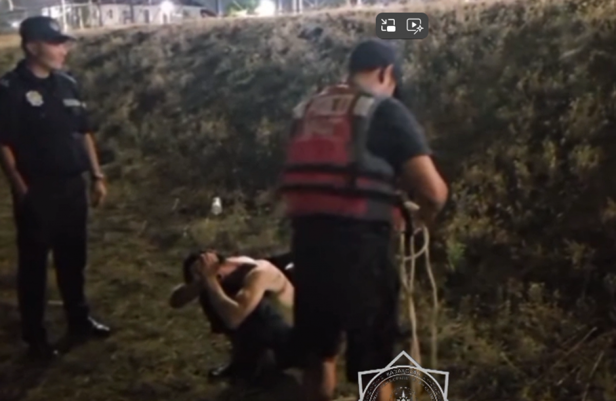 Мужчину засосало в болото в Алматы