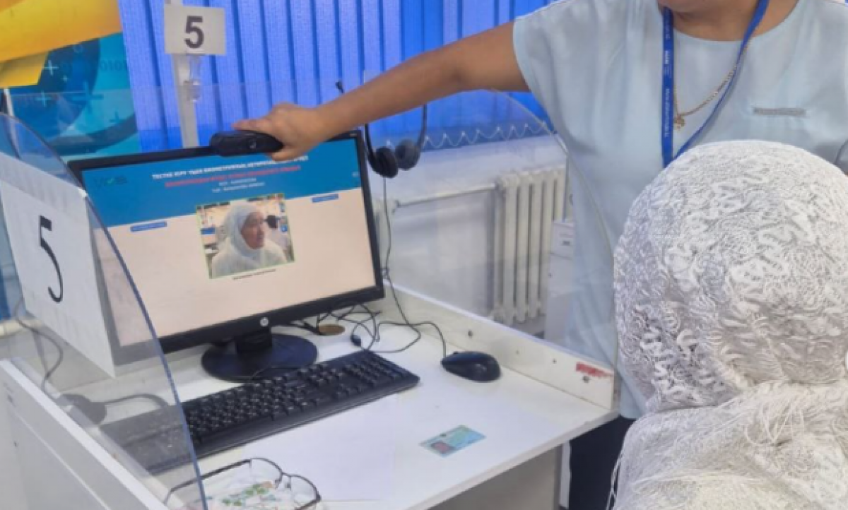 85-летняя алматинка пришла на ЕНТ, чтобы исполнить мечту о высшем образовании